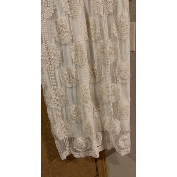 MIDI lace dress with accesories - Picture 9 of 11